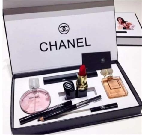 regali chanel economici|Set regalo Chanel .